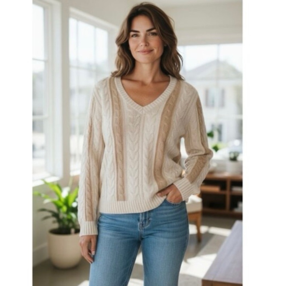 Neiman Marcus Exclusive 100% Cashmere Cable Knit Sweater size M